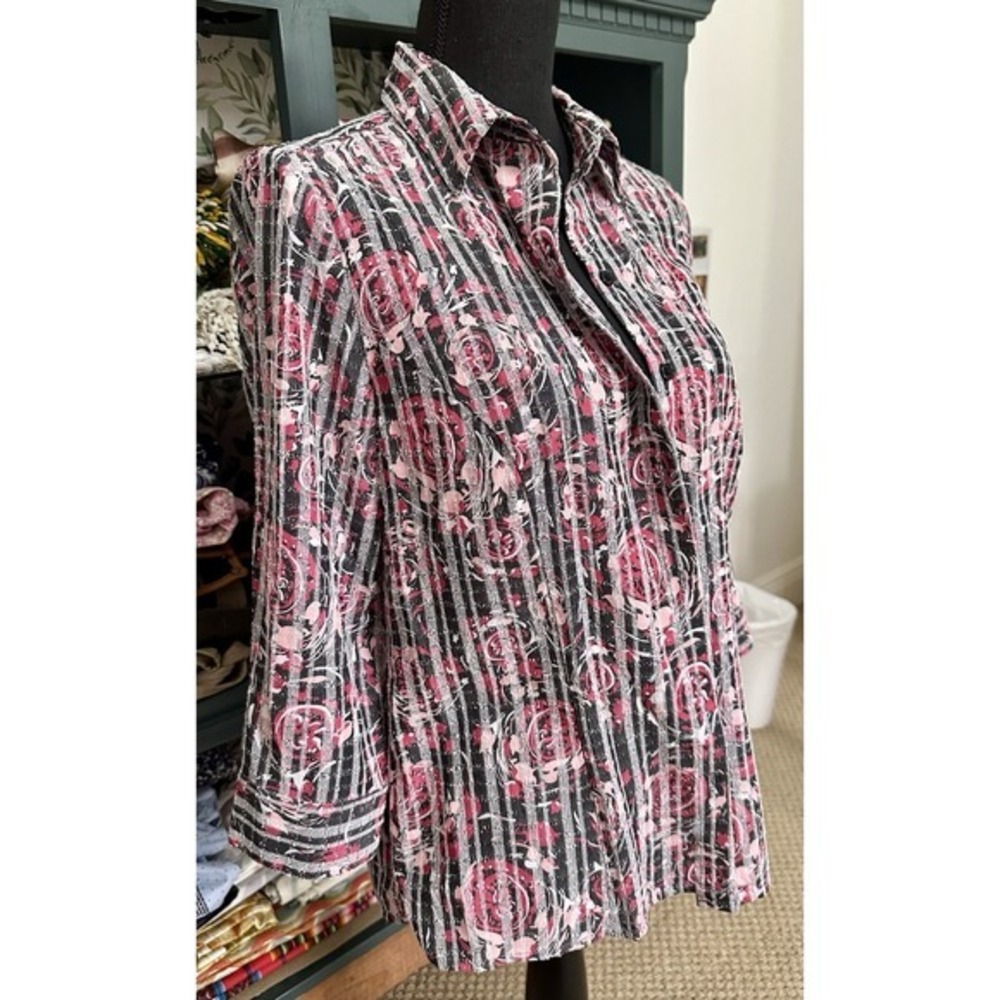 Christopher & Banks Womens Medium Rose Design Black Striped Button Up Sz Small - Picture 5 of 11